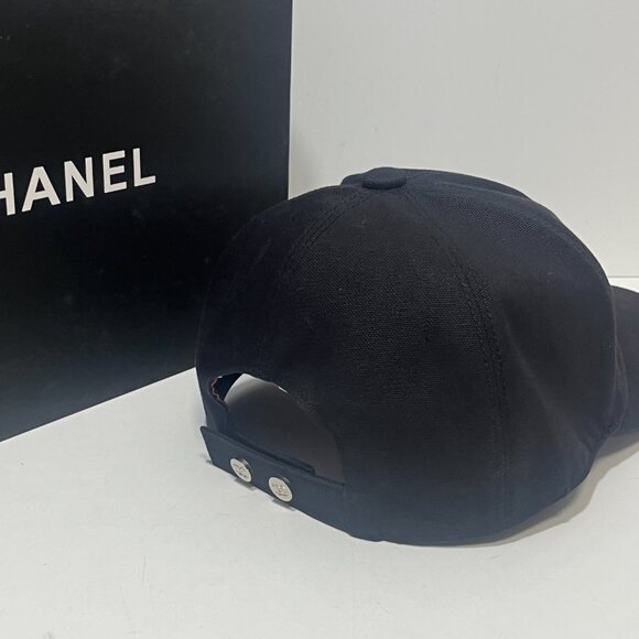 Chanel ??Black Cap